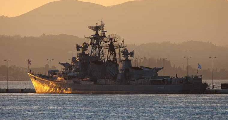 Путин поручил Минобороны подписать соглашение о создании пункта обеспечения ВМФ в Судане