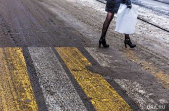 сотрудник консульства сбил девушку на пешеходном переходе