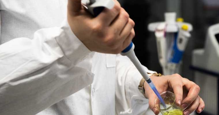 коронавирус ковид россия новости антидот лекарство вакцинация статистика мир сколько умерло