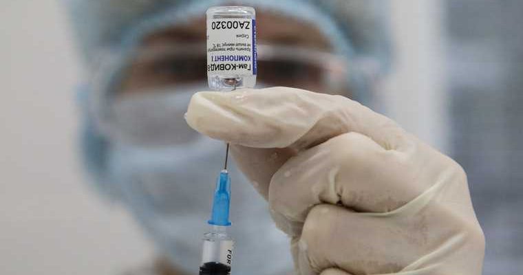 Мясников ответил на 10 главных вопросов о вакцине от коронавируса