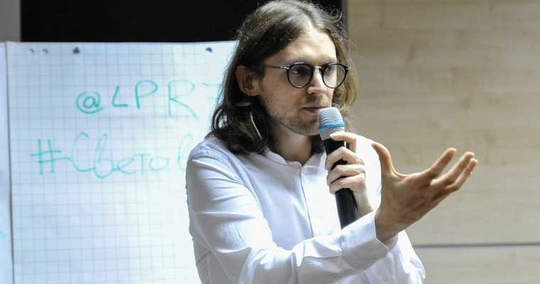 в Москве закрыли клуб главного конкурента Навального