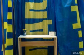 Депутат Тюменской областной думы Михаил Селюков от фракции ЛДПР и депутат городской думы Евгений Барсов