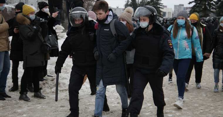 Полиция скрывает данные о задержанных на несогласованной акции — закончился прием документов на пост главы Соликамска — создается комиссия по выборам мэра Перми — глава департамента образования вышла на работу. Все самые интересные и важные новости Пермского края к утру 2 февраля — в обзоре URA.RU: