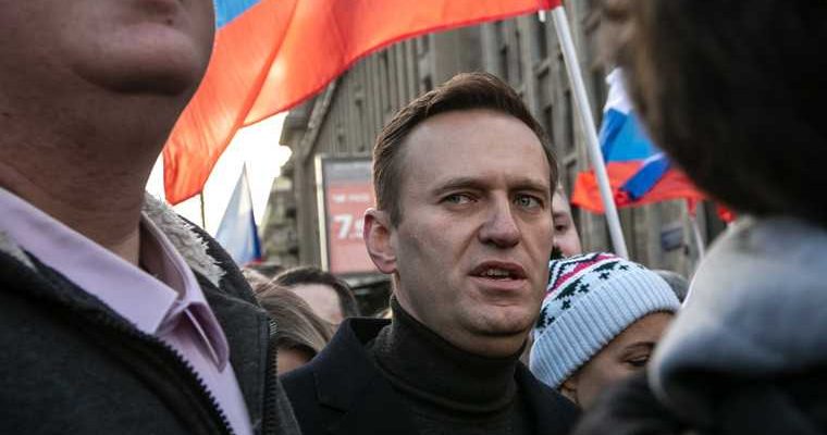 Навальный компенсация за задержание на Болотной площади