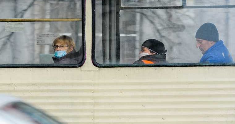 Челябинск транспорт снегопад весна непогода снег трамвай сошел с рельсов