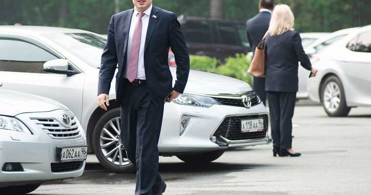 скандал депутат Госдума Дмитрий Ионин Свердловская область видео песня