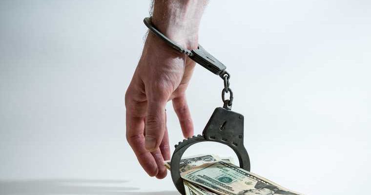 Челябинск ЭВИС Денис Бабухин взятка арест ЧКР ГУ МВД по Челябинской области