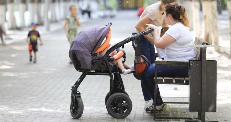 как мать уронила его с пятого этажа