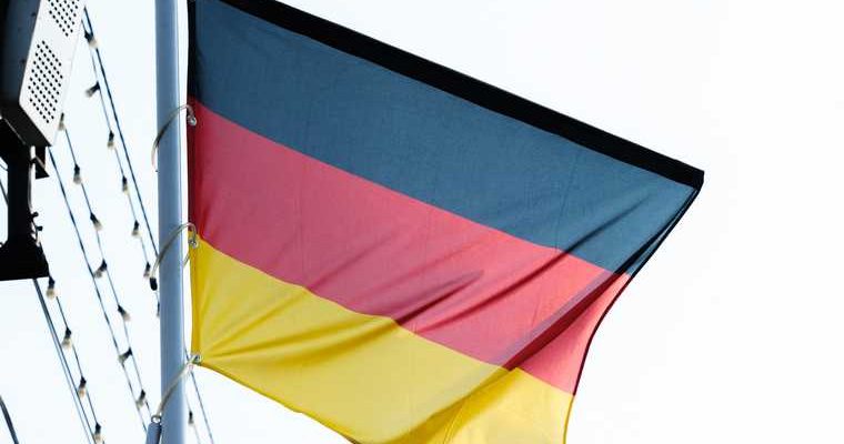 Севим Дагделен