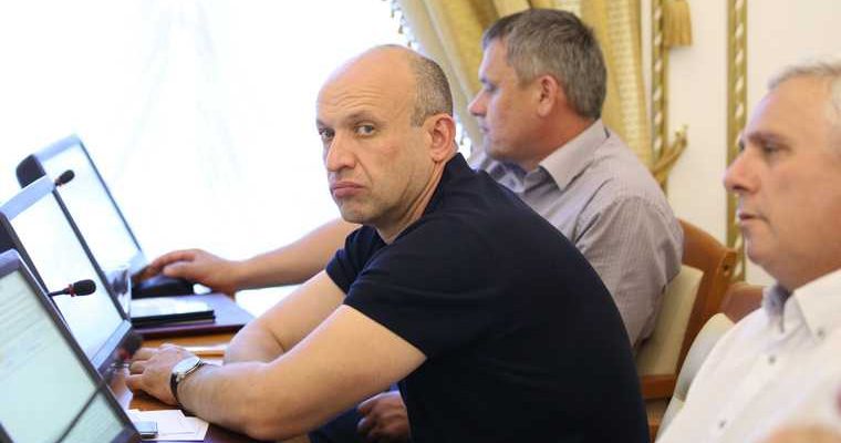 Денис Хахалов